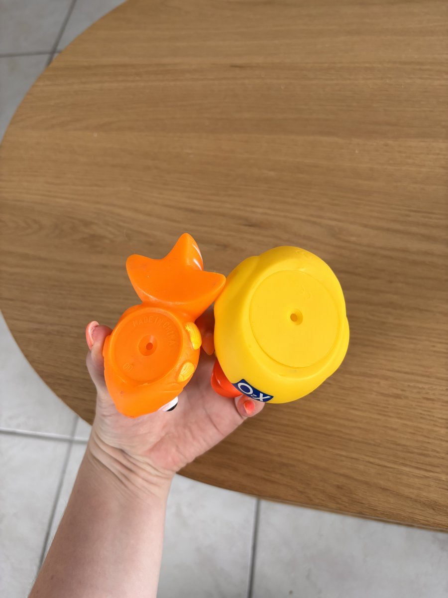 Illustration de Jouets pour le bain neufs