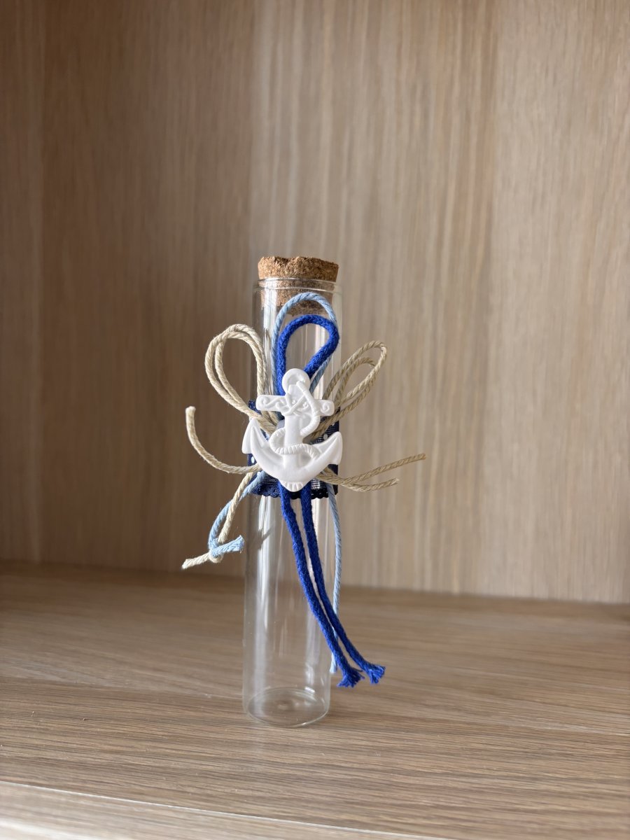 Illustration de Tube en verre thème marin