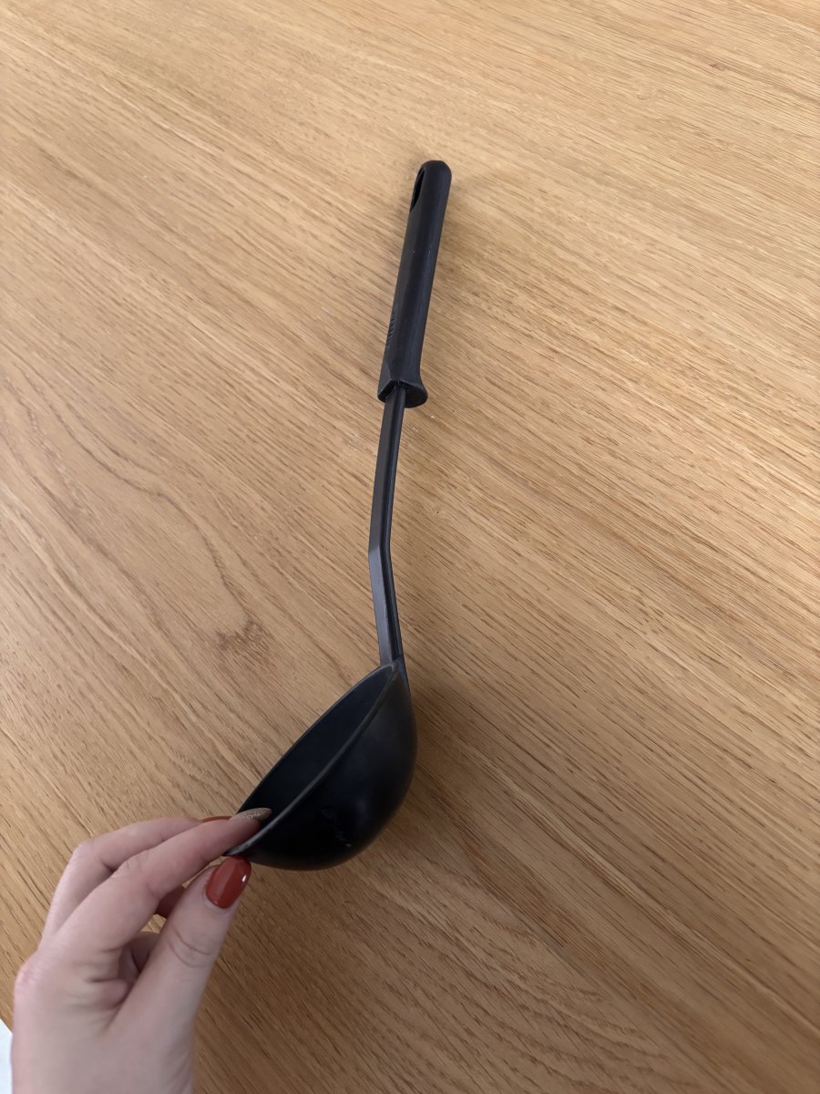 Illustration de Louche noire