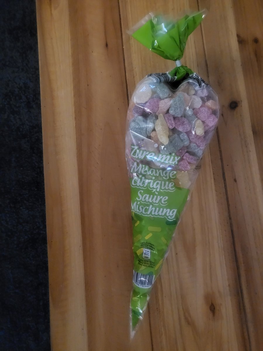 Illustration de Sachet de 1kg de bonbons 