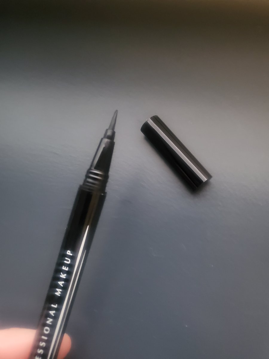 Illustration de Nyx Epic Link Liner NEUF 