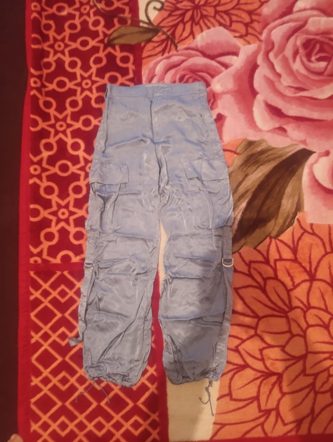 Illustration de Pantalon de marque ZARA DE TAILLE XS