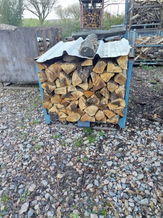 Illustration de BOIS DE CHAUFFAGE " EXTRA SEC de QUALITà‰" NEUF 