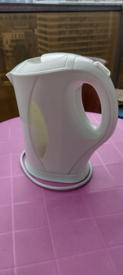 Illustration de BOUILLOIRE KETTLE WATERKOKER 1.2 LT