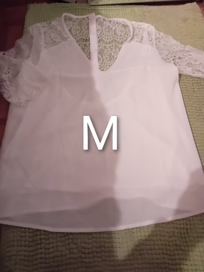 Image Top / blouse femme  ( blanc