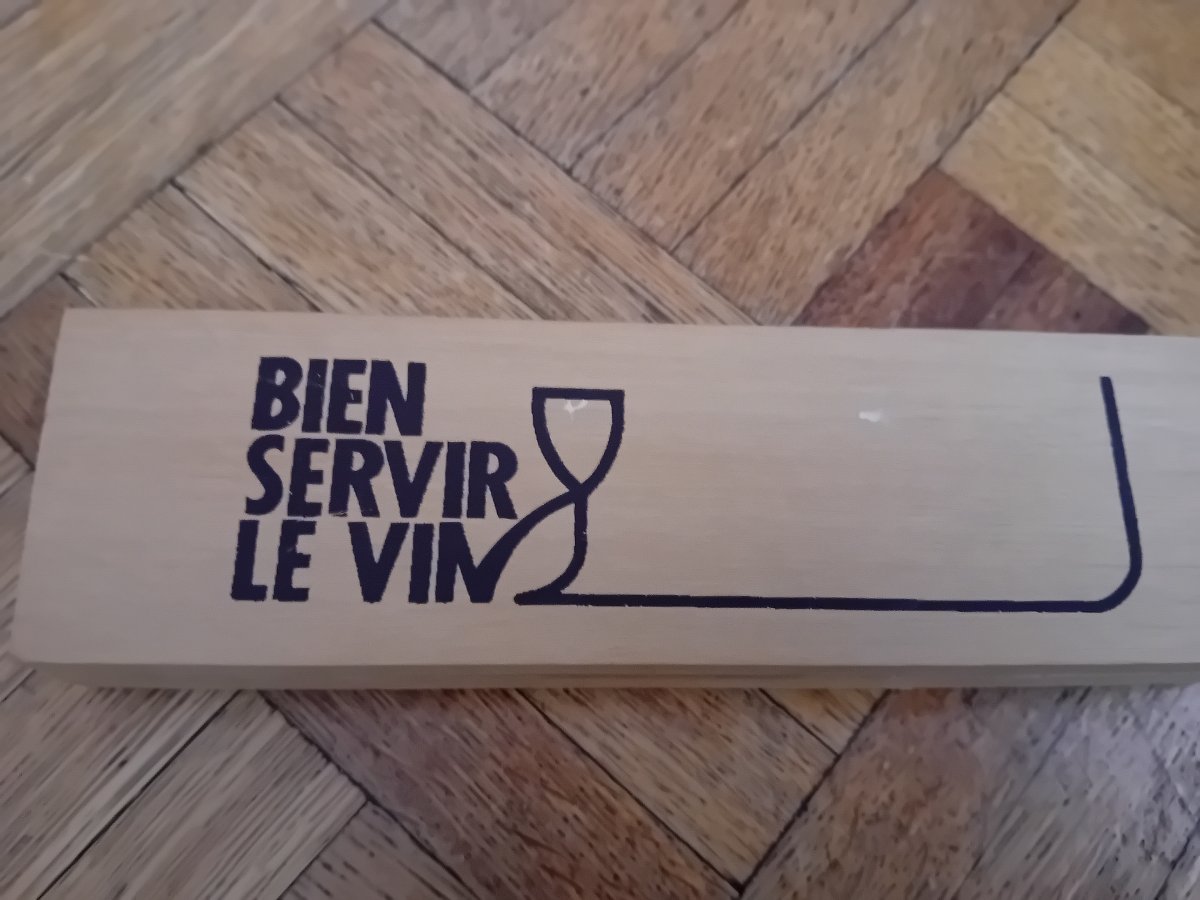 Illustration de Thermomètre pour le vin