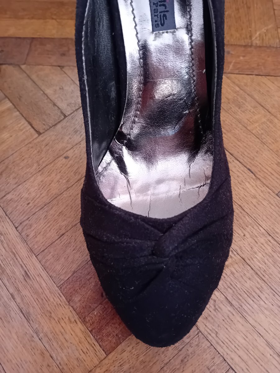 Illustration de Chaussures pointure 38