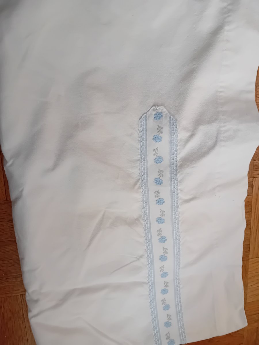 Illustration de Drap lit enfant en coton