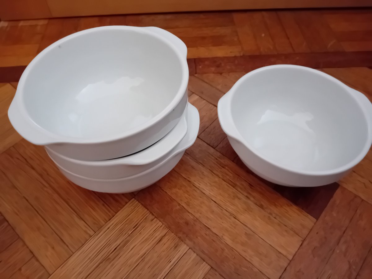 Illustration de 4 bols à soupe porcelaine allemande