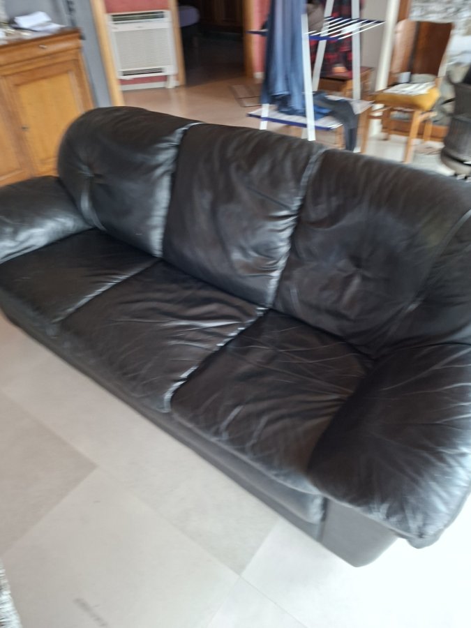 Illustration de canapé 3 places 