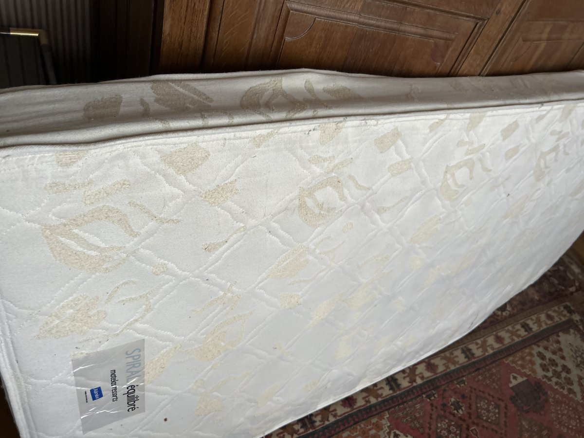 Illustration de Matelas lit 1 personne