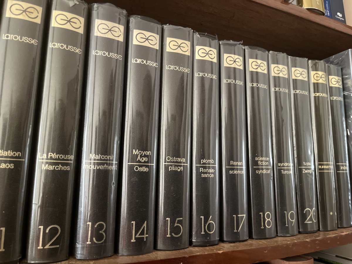 Illustration de Encyclopédie Larousse