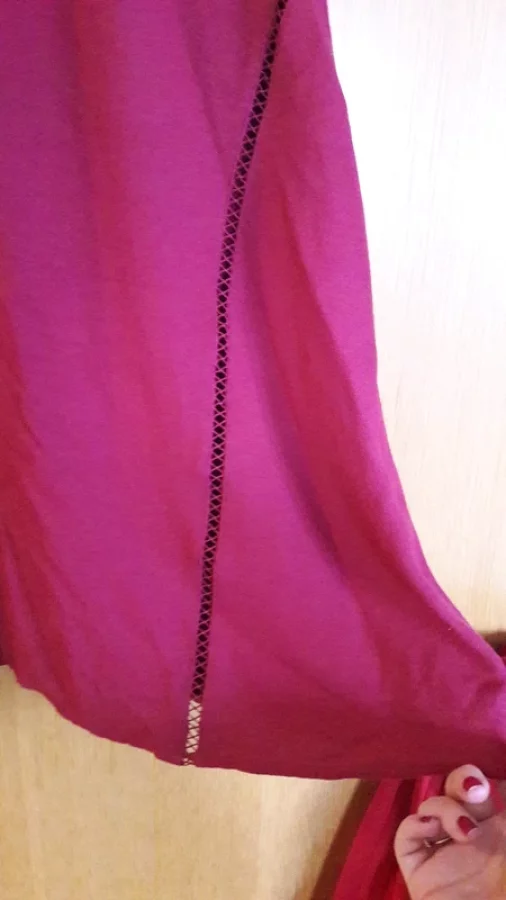 Illustration de Robe bordeaux Mango