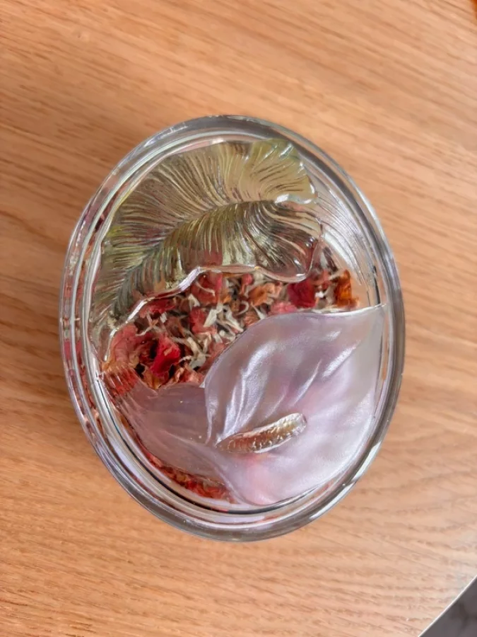 Illustration de Boîte à alliances en verre