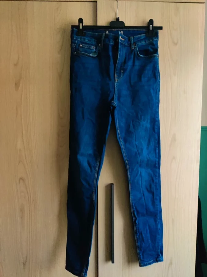Illustration de Jeans skinny 👖