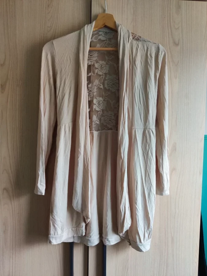 Illustration de Pull mi-long