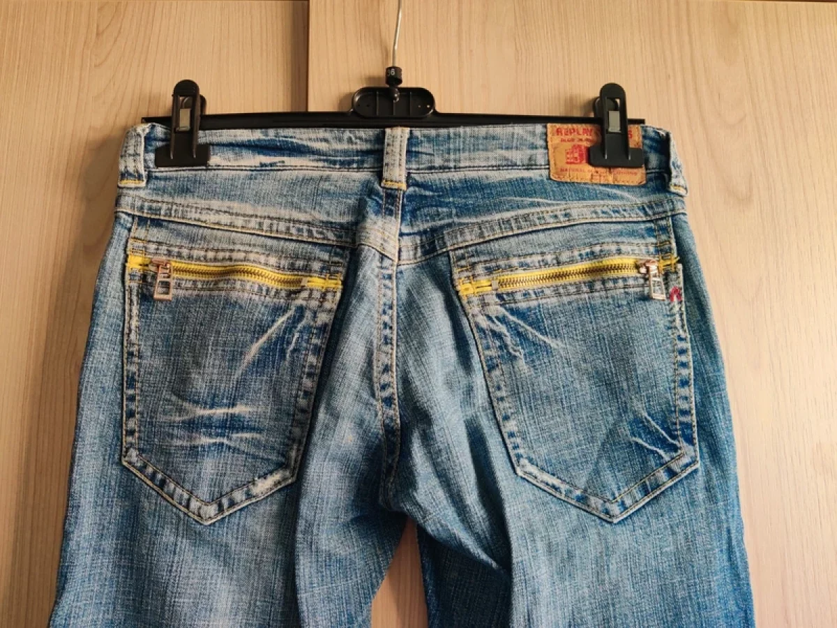 Illustration de Pantalon jeans Replay & Sons