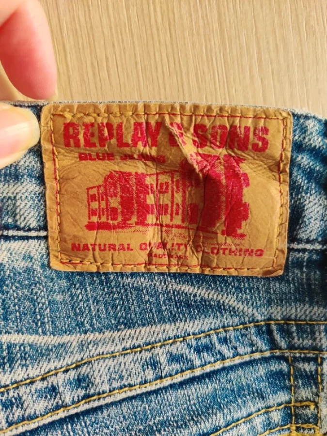 Illustration de Pantalon jeans Replay & Sons
