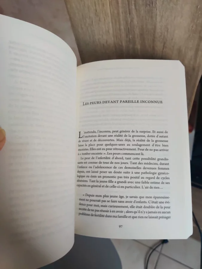 Illustration de Livre "Enceinte, Voyage au cœur des émotions"