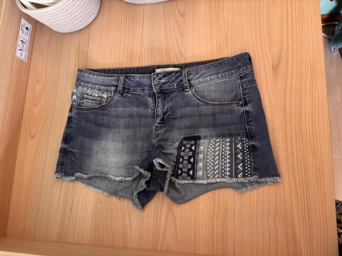 Illustration de Short en jeans Springfield