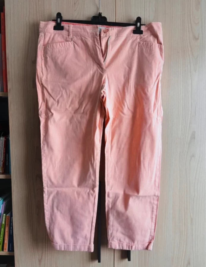 Illustration de Pantalon d’été ligné