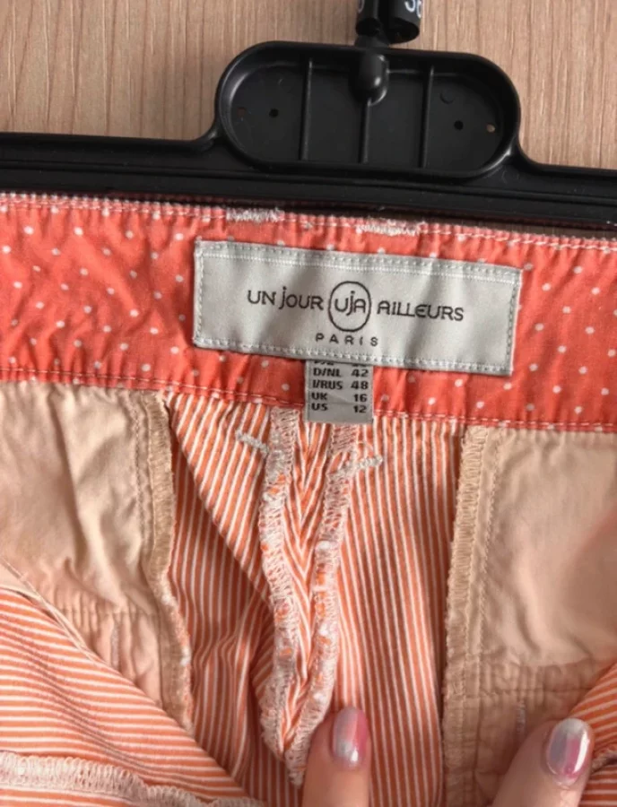 Illustration de Pantalon d’été ligné