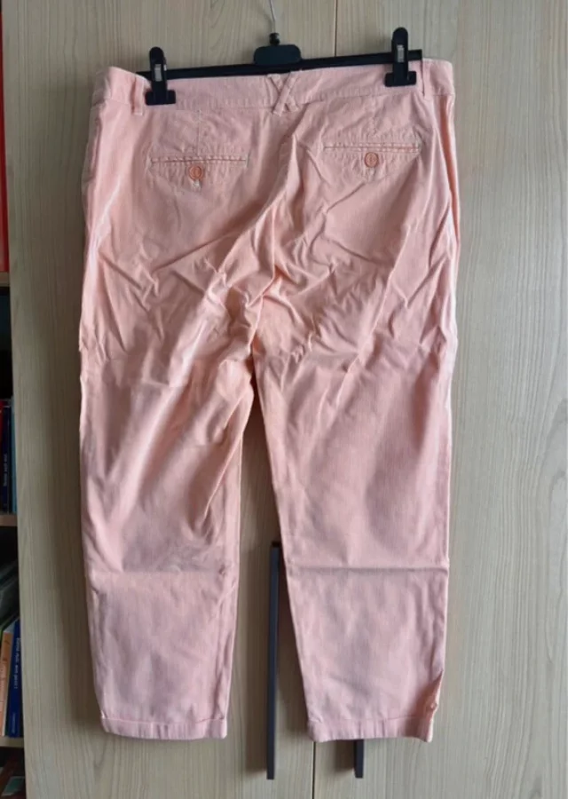 Illustration de Pantalon d’été ligné