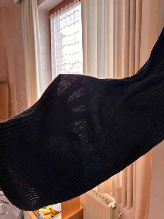 Illustration de Pantalon ample noir neuf