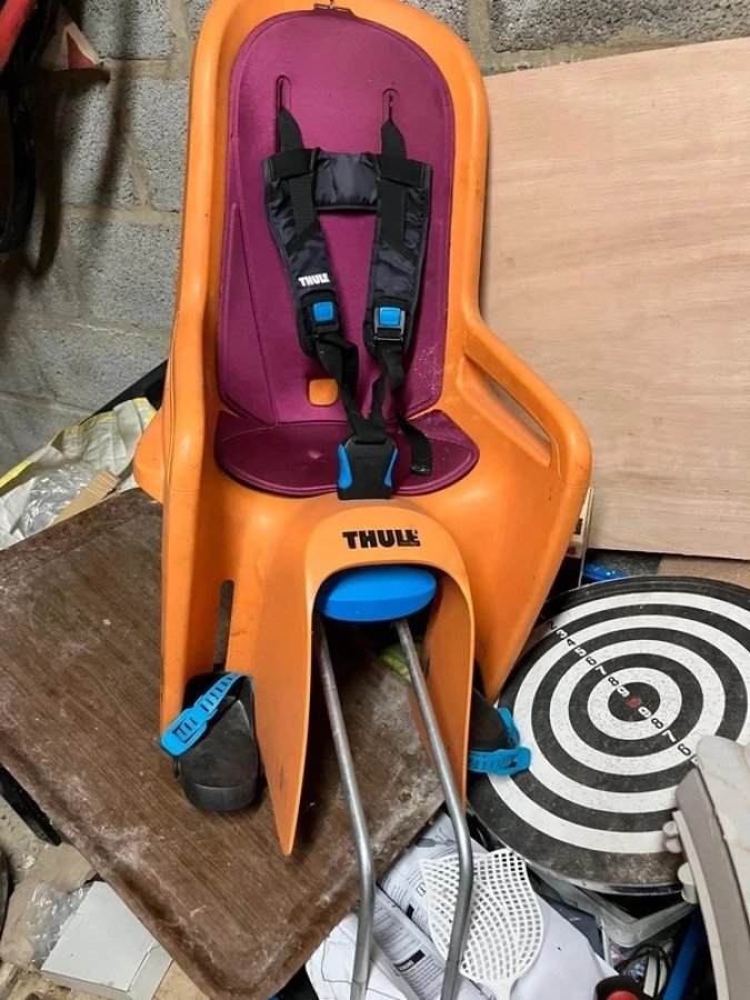 Illustration de Siège porte bébé Thule vélo