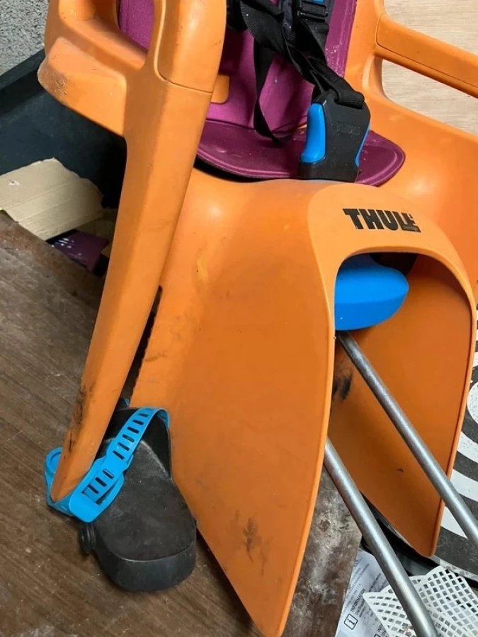 Illustration de Siège porte bébé Thule vélo