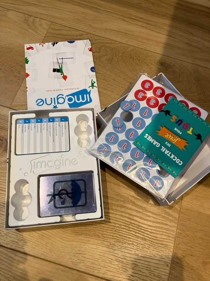 Illustration de Jeu de société Imagine +12ans
