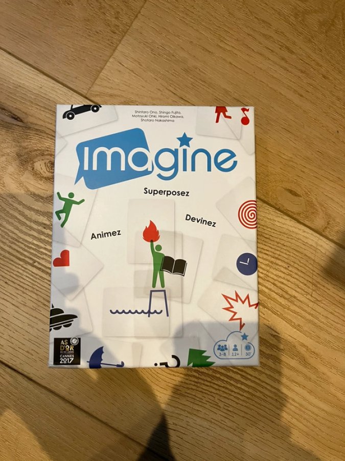 Illustration de Jeu de société Imagine +12ans
