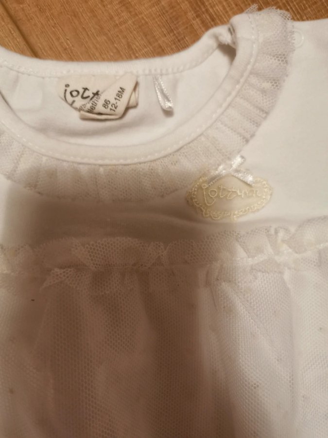 Illustration de Robe tulle à pois