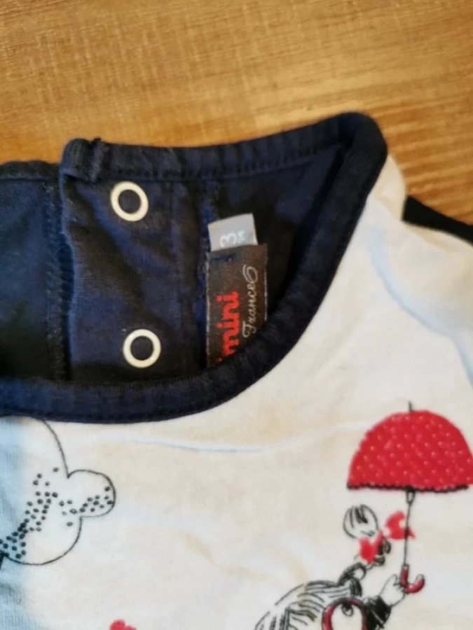 Illustration de T-shirt longue manche