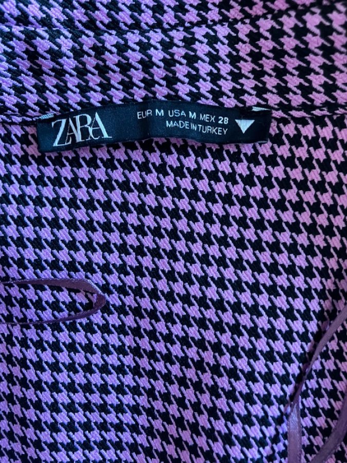 Illustration de Blouse Zara