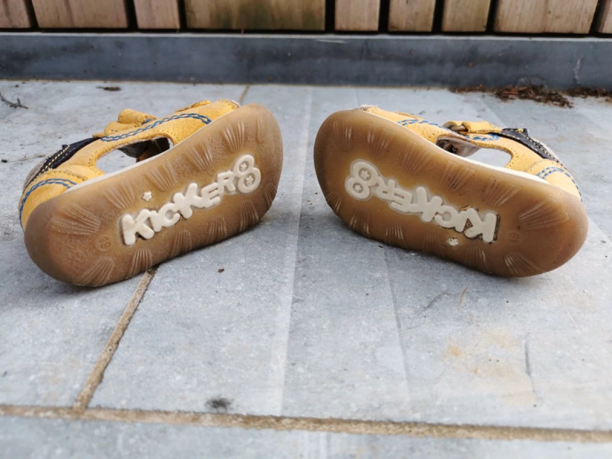 Illustration de Sandales kickers 19