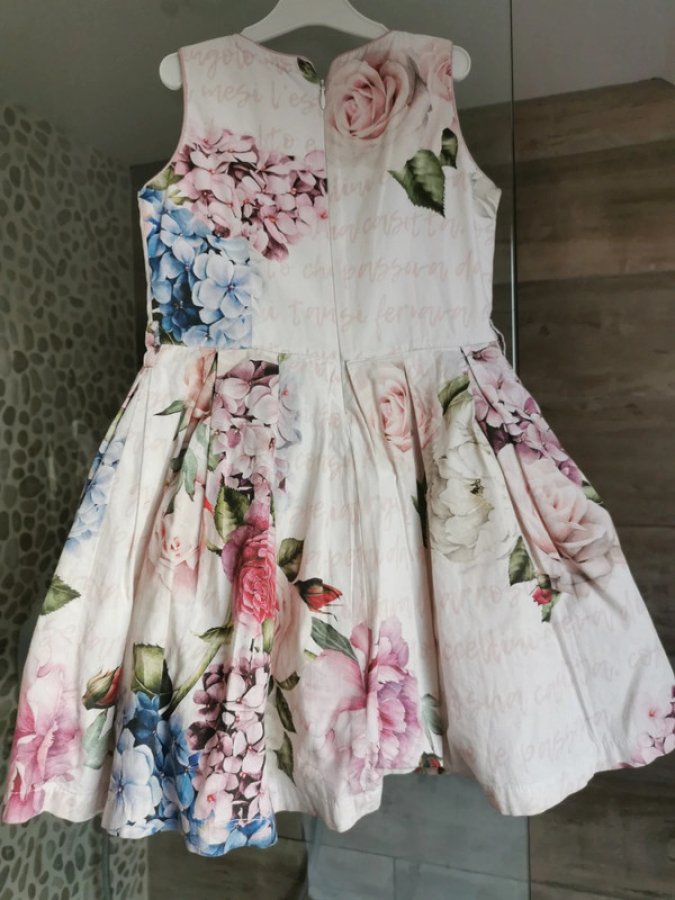 Illustration de Robe fleurie 116 cm