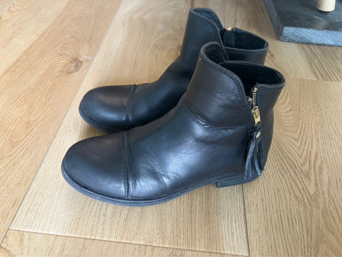 Illustration de Bottines geox 33