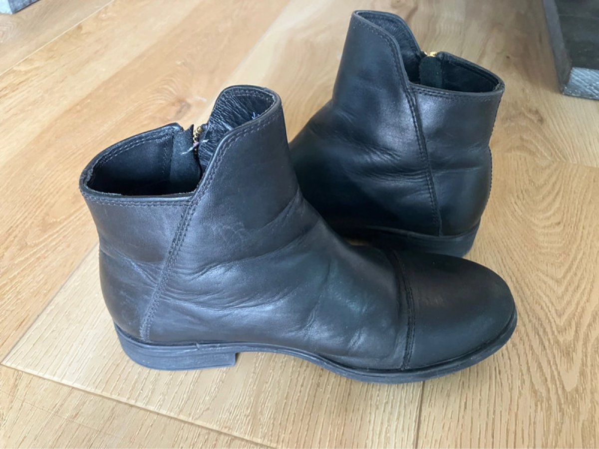 Illustration de Bottines geox 33