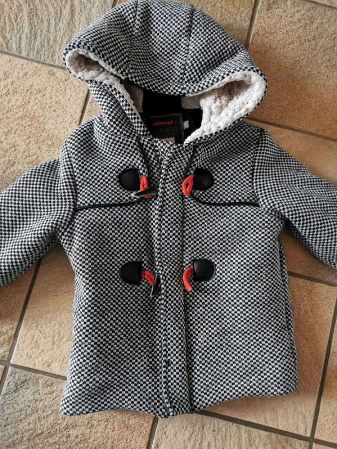 Illustration de Manteau 18 mois