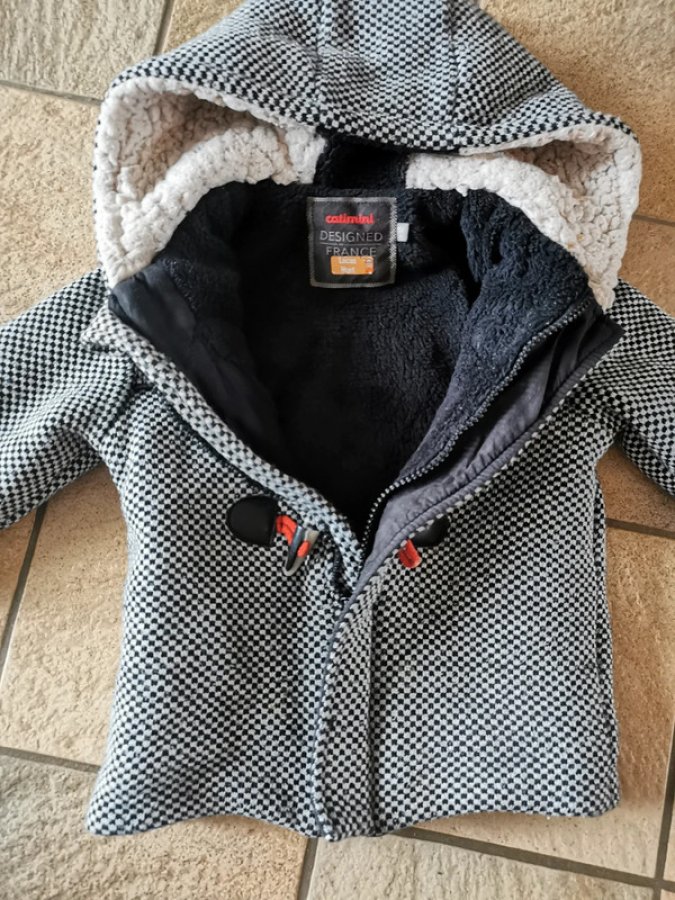 Illustration de Manteau 18 mois