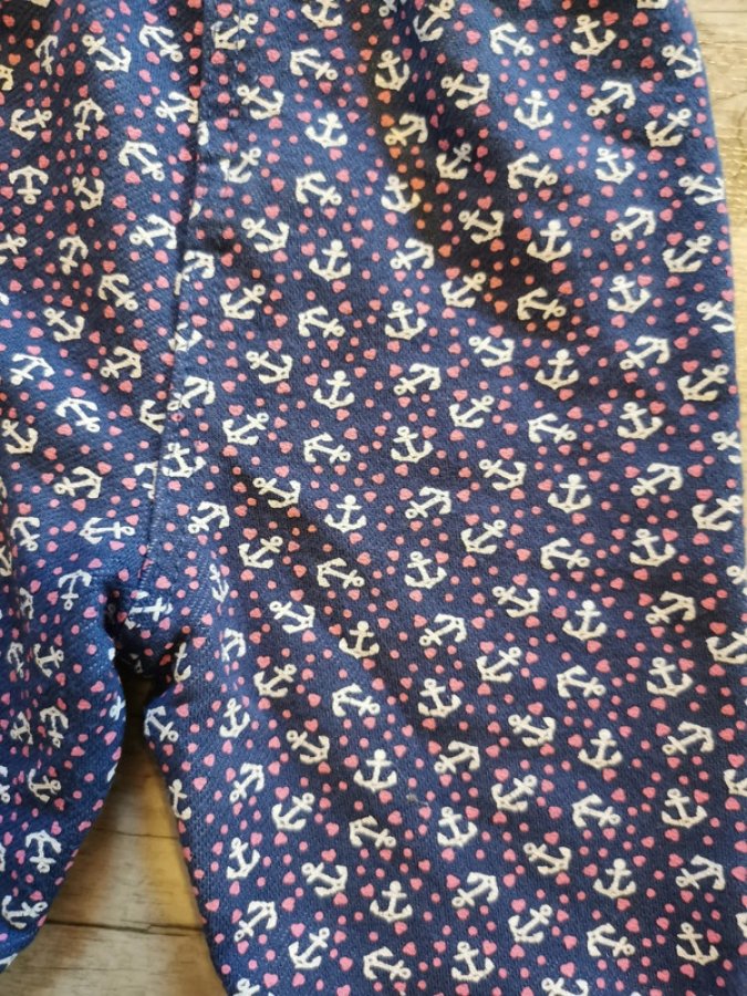 Illustration de Robe et legging 