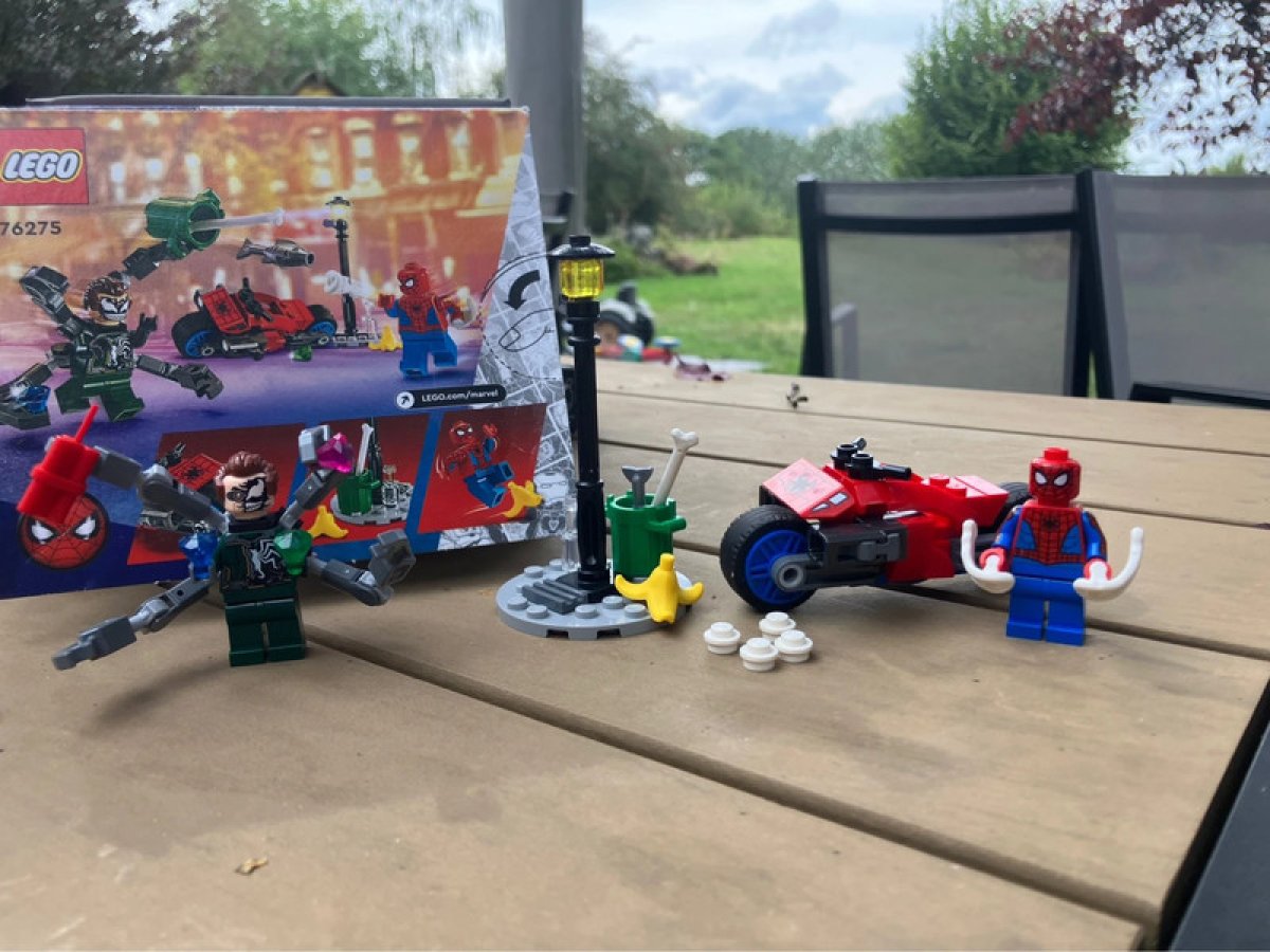 Illustration de Lego 76275