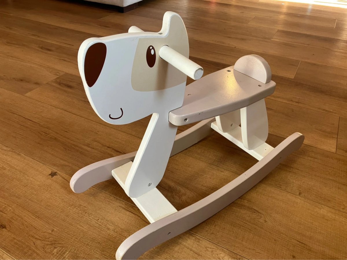 Illustration de Chien à bascules en bois
