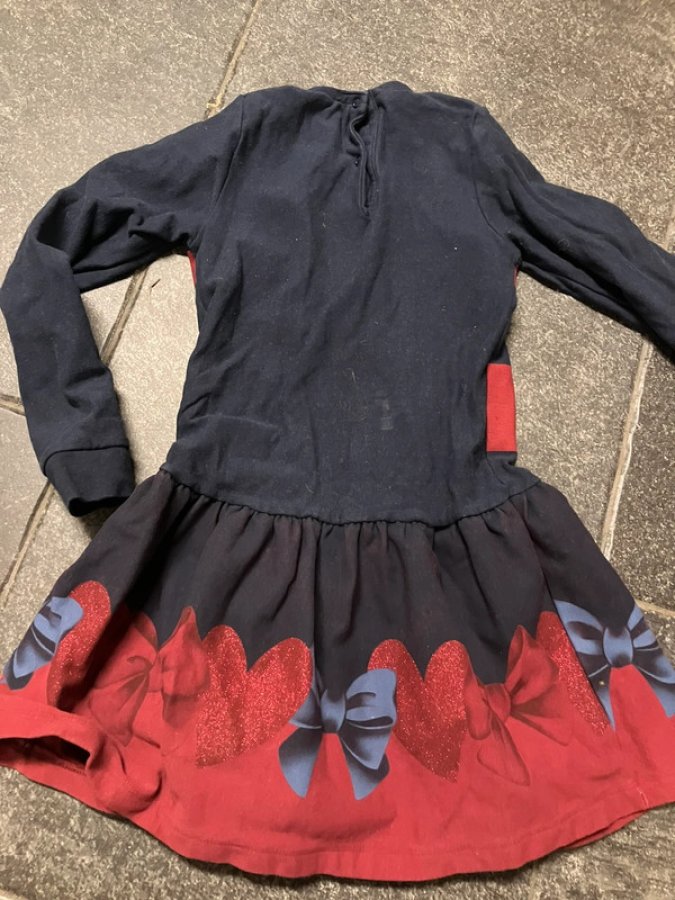 Illustration de Robe 6 ans