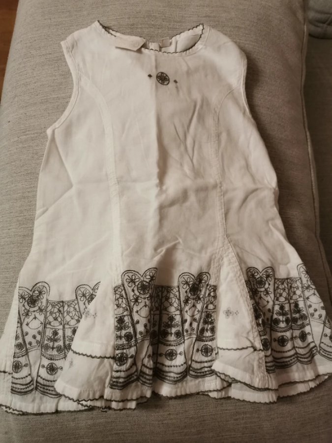 Illustration de Robe 86 cm