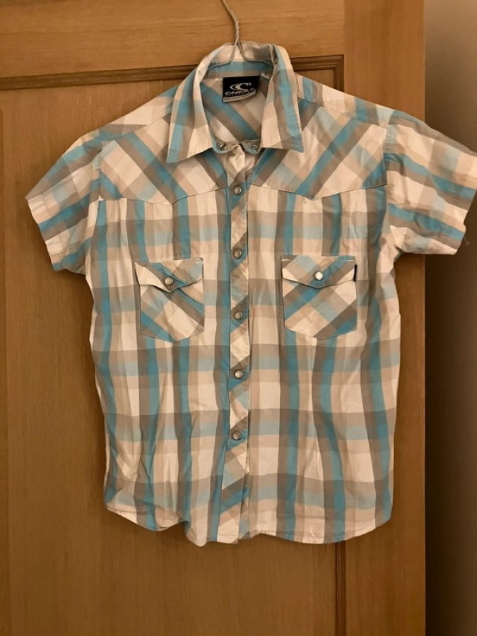 Illustration de Chemise courtes manches