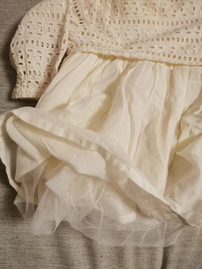Illustration de Robe et gilet 68cm