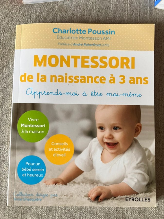 Illustration de Montessori de la naissance à 3 ans