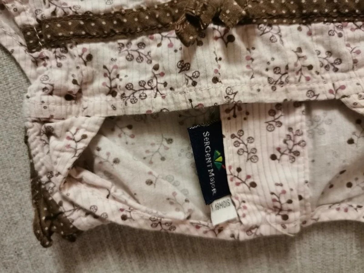 Illustration de Blouse 18 mois